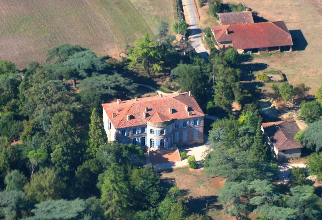 Chateau De Clermont-Saves Bed & Breakfast L'Isle-Jourdain  0*, L'Isle-Jourdain (Gers)